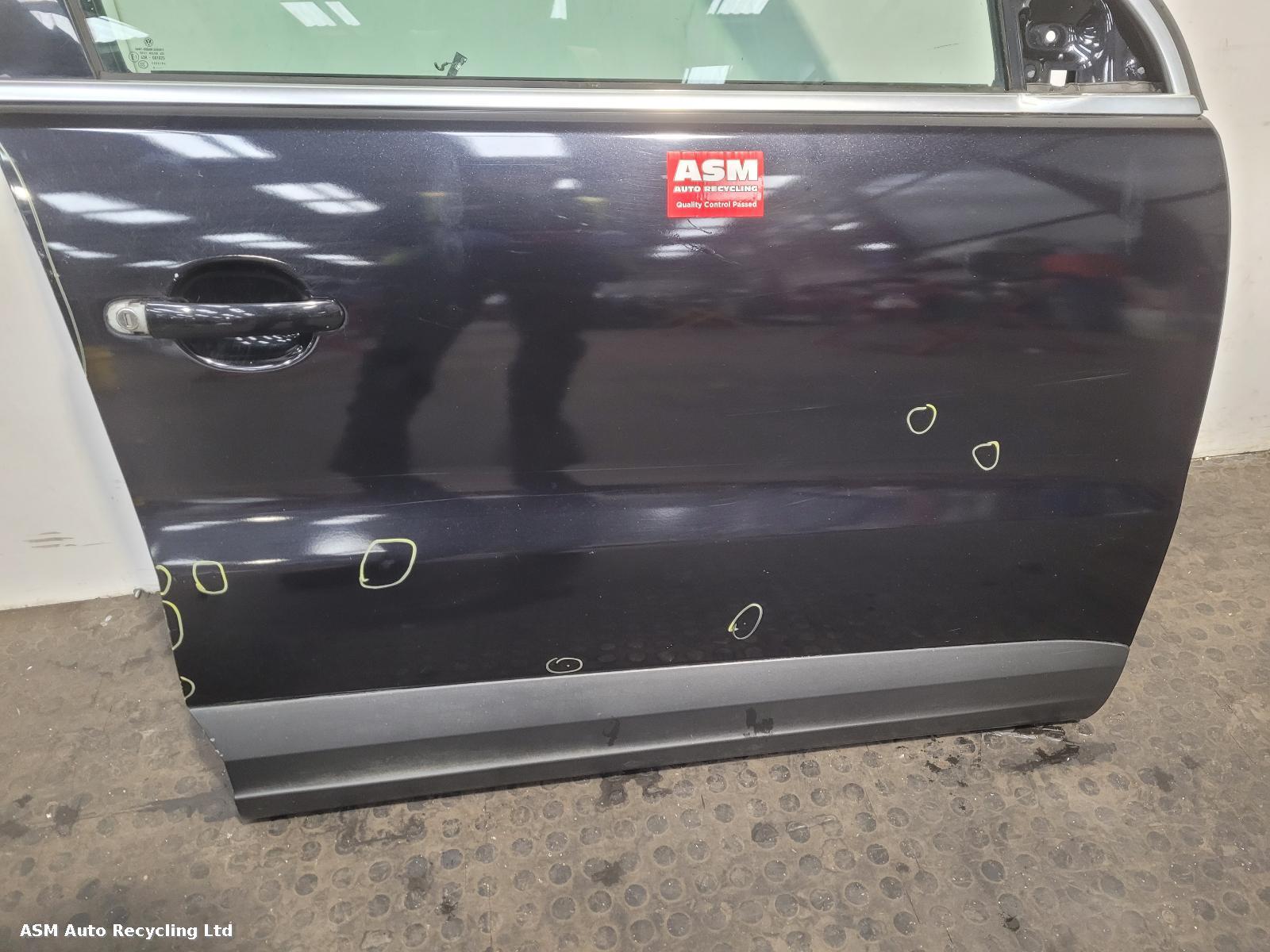 View Auto part R Front Door Volkswagen Tiguan 2009