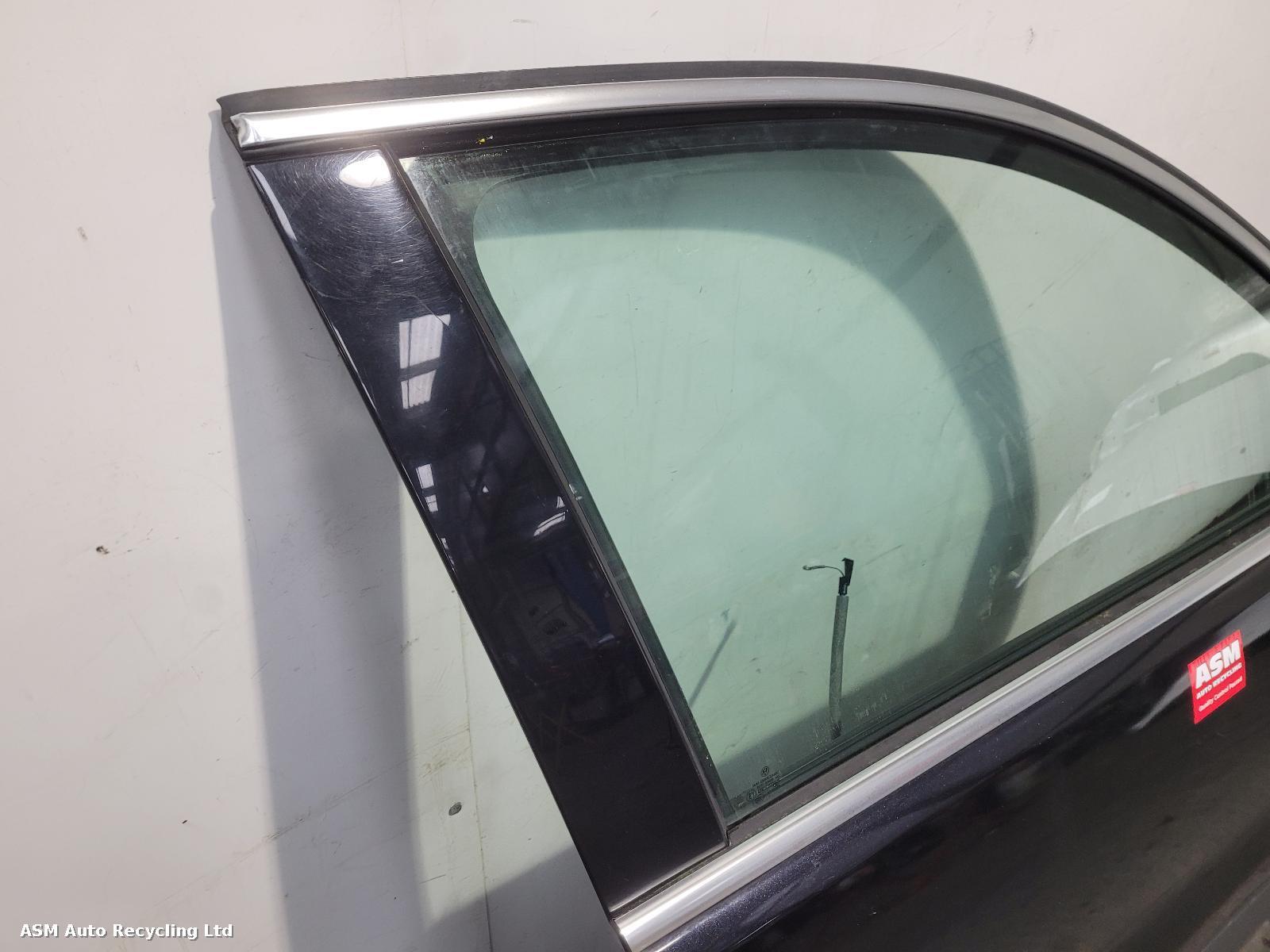 View Auto part R Front Door Volkswagen Tiguan 2009