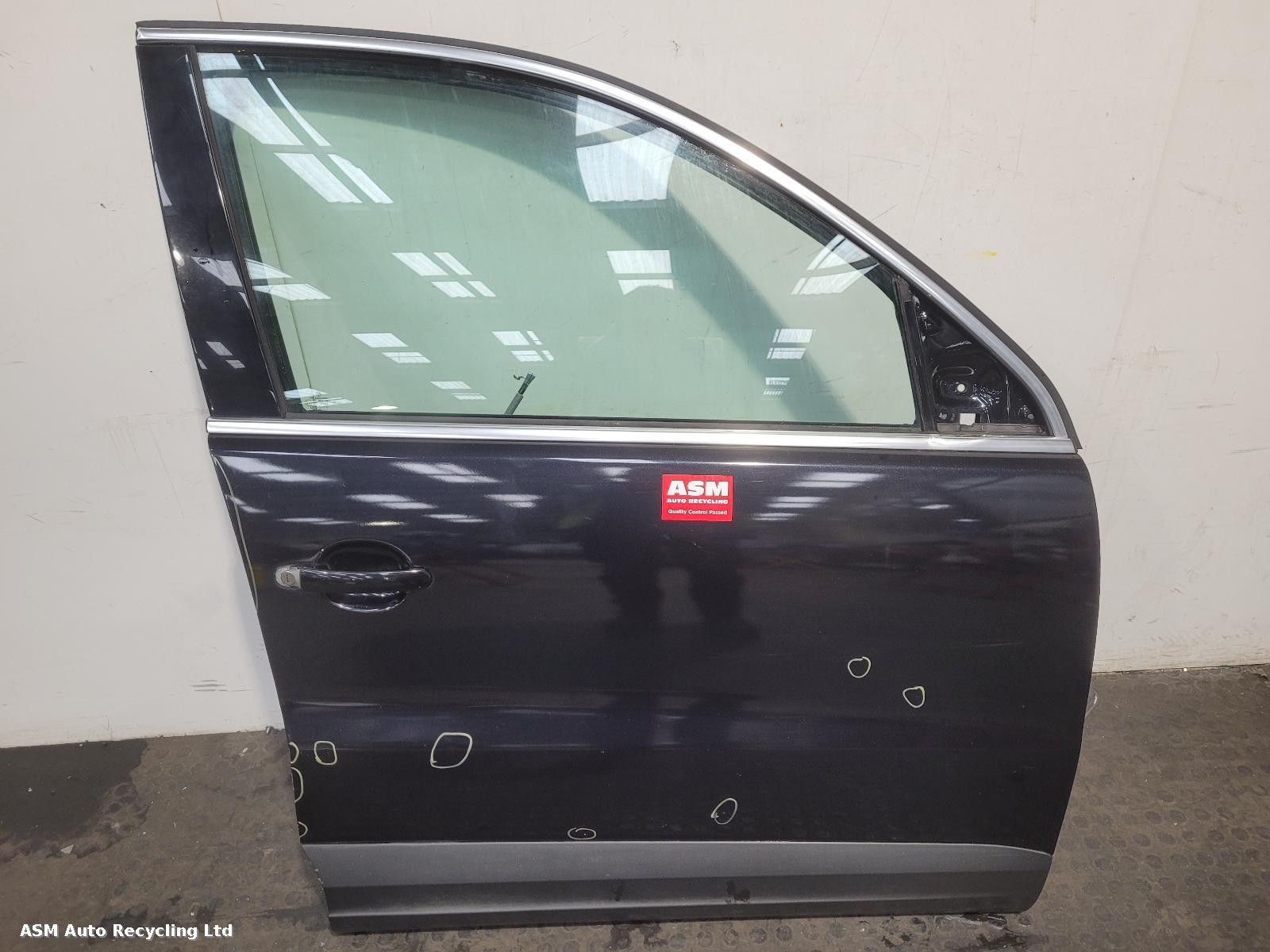 View Auto part R Front Door Volkswagen Tiguan 2009