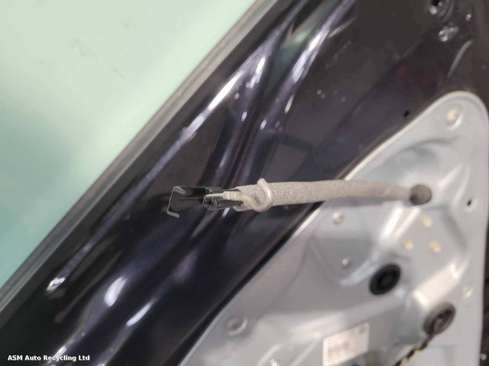 View Auto part R Front Door Volkswagen Tiguan 2009
