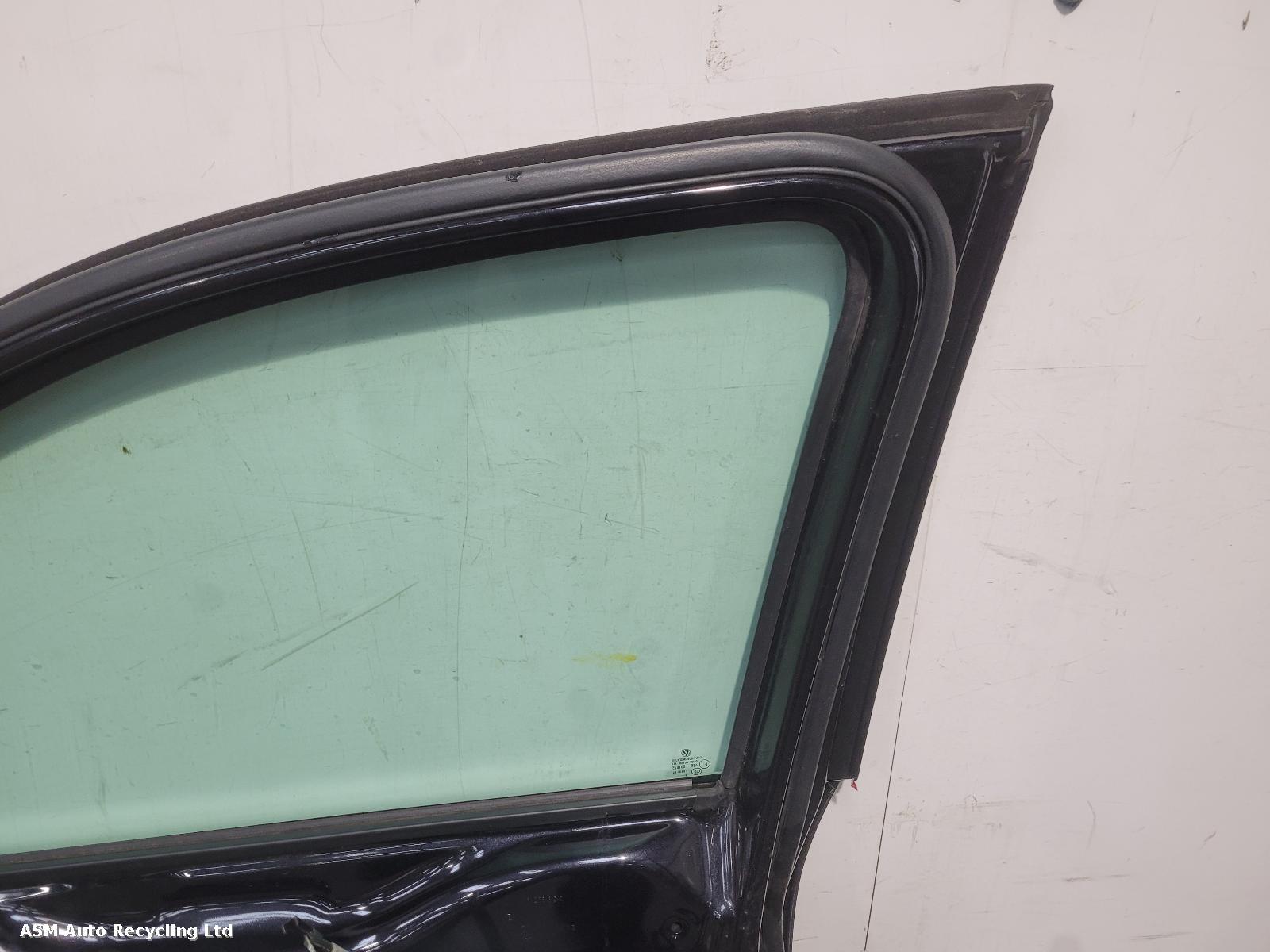 View Auto part R Front Door Volkswagen Tiguan 2009