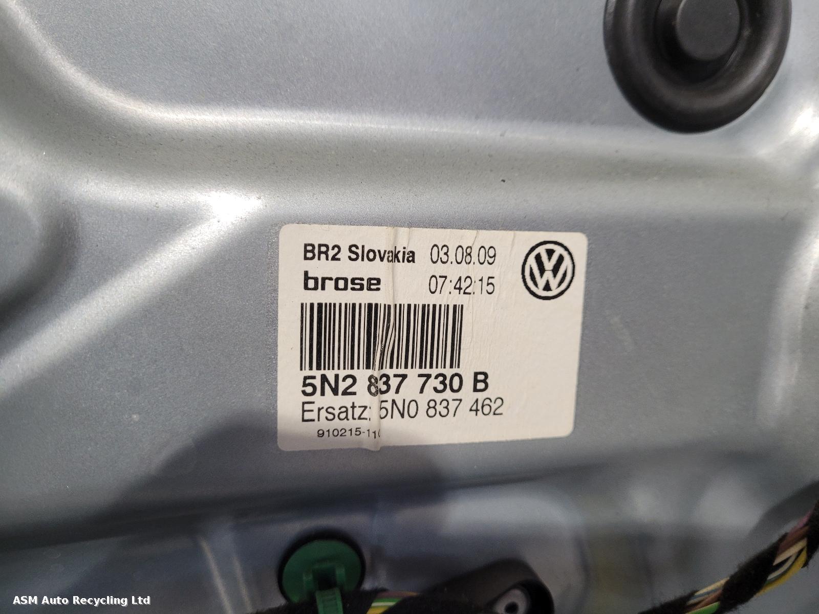 View Auto part R Front Door Volkswagen Tiguan 2009