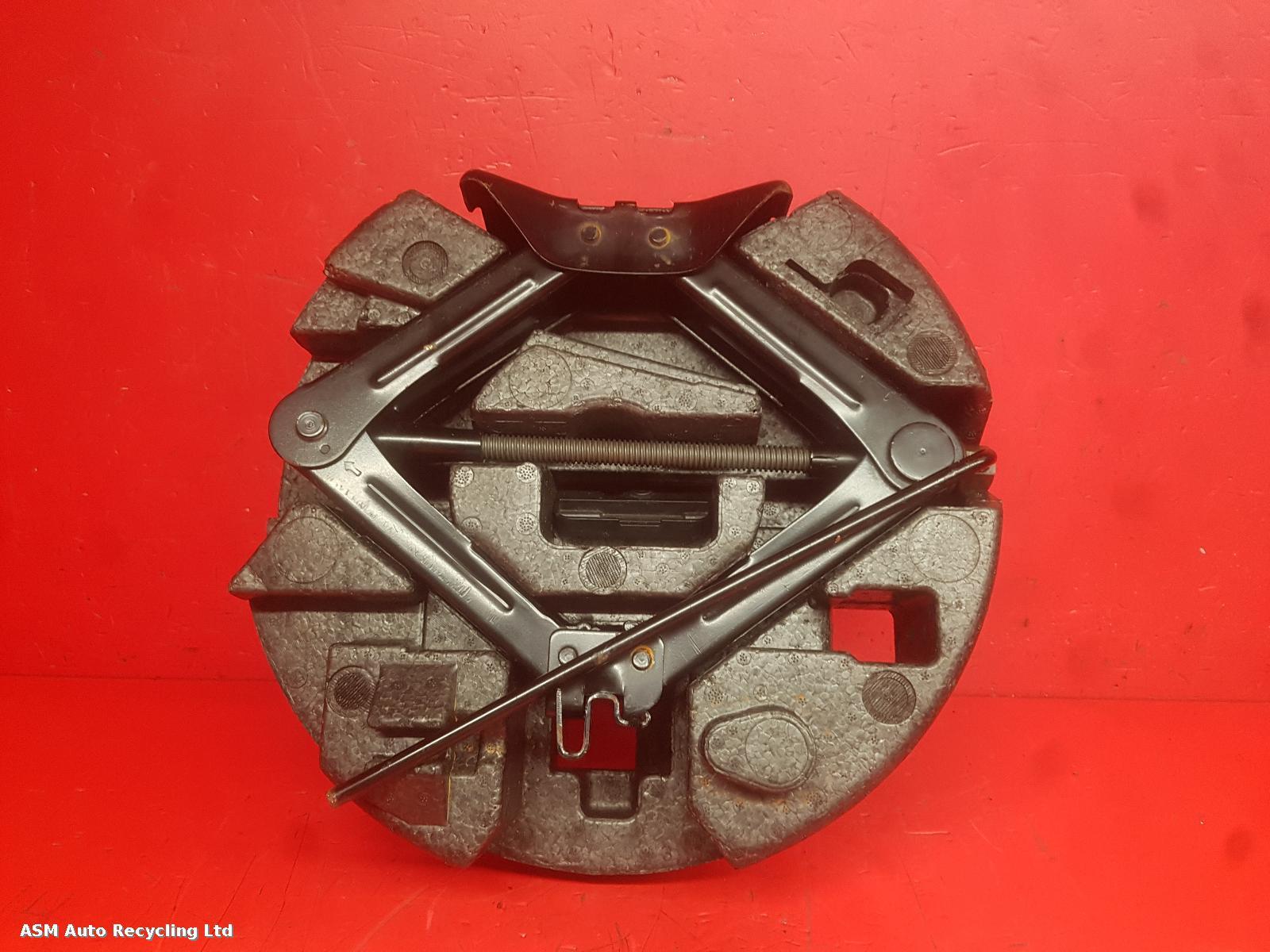 View Auto part Jack Ford Focus 2012