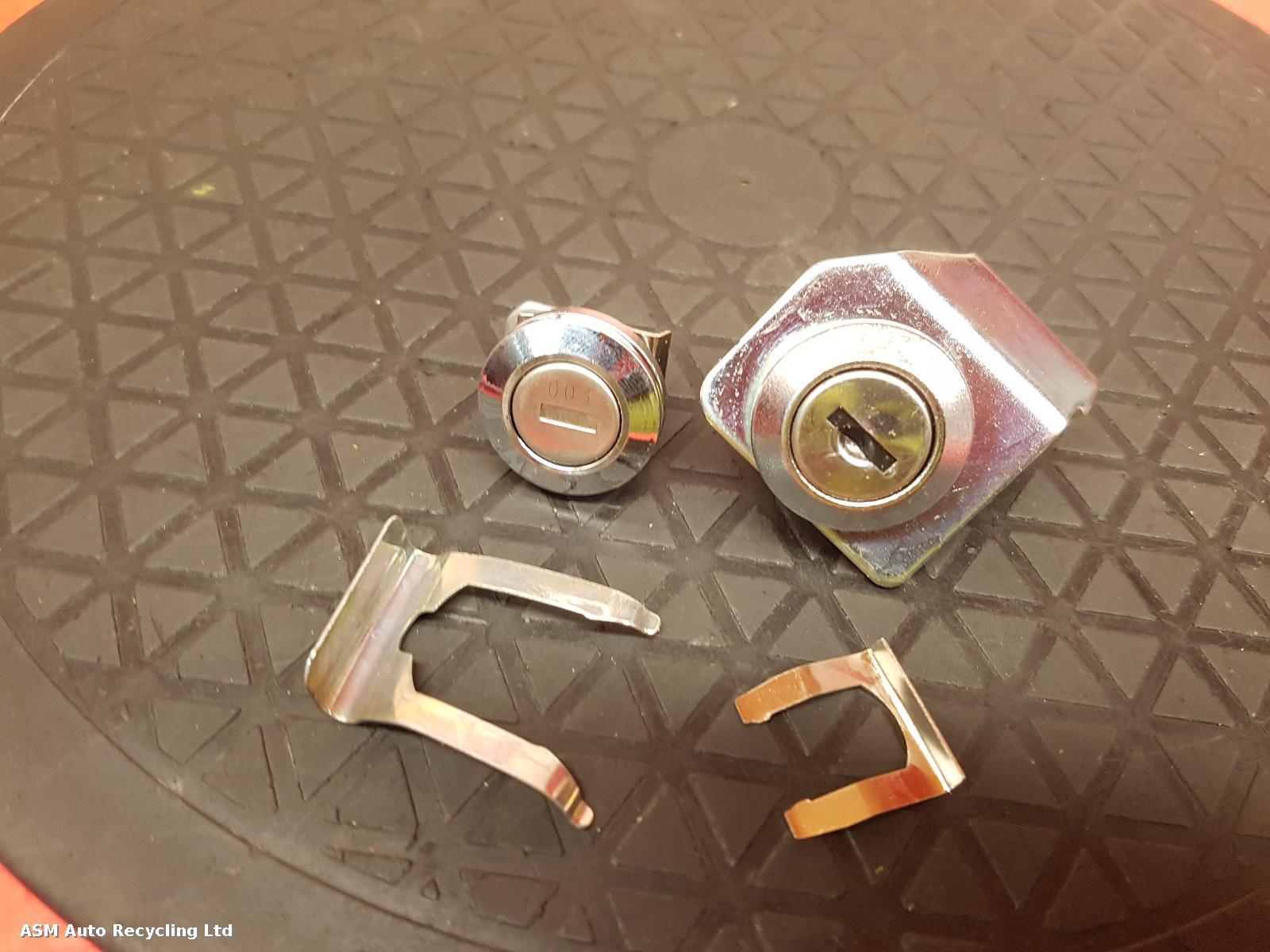 View Auto part Comp.Lock Set + Keys Suzuki V-strom 800re 2023