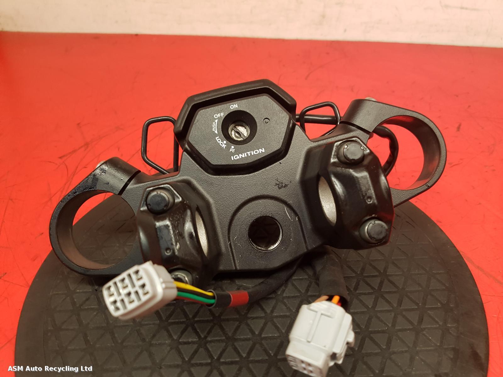 View Auto part Comp.Lock Set + Keys Suzuki V-strom 800re 2023