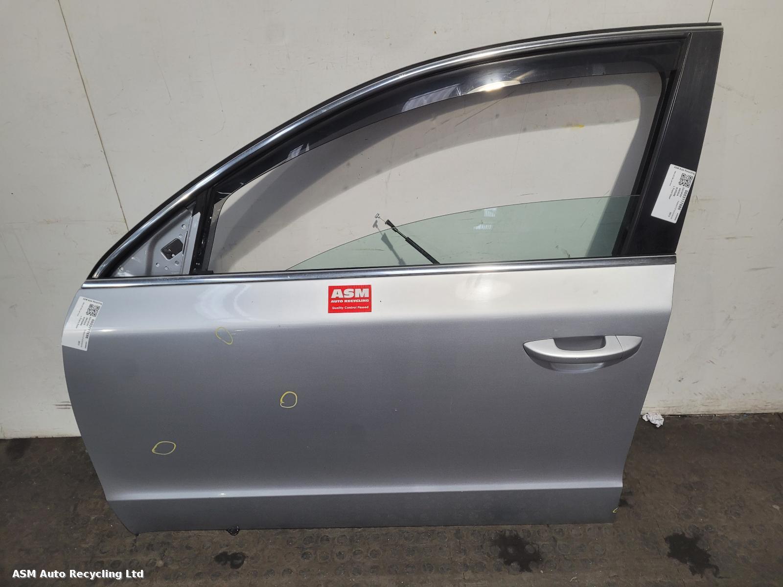 View Auto part L Front Door Skoda Superb 2013
