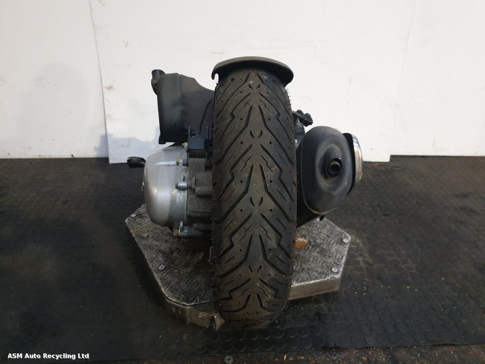 View Auto part Engine Vespa Sprint 125 2023