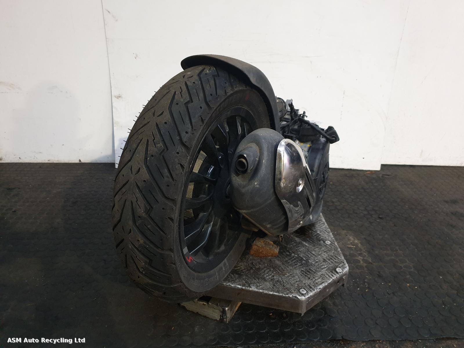 View Auto part Engine Vespa Sprint 125 2023