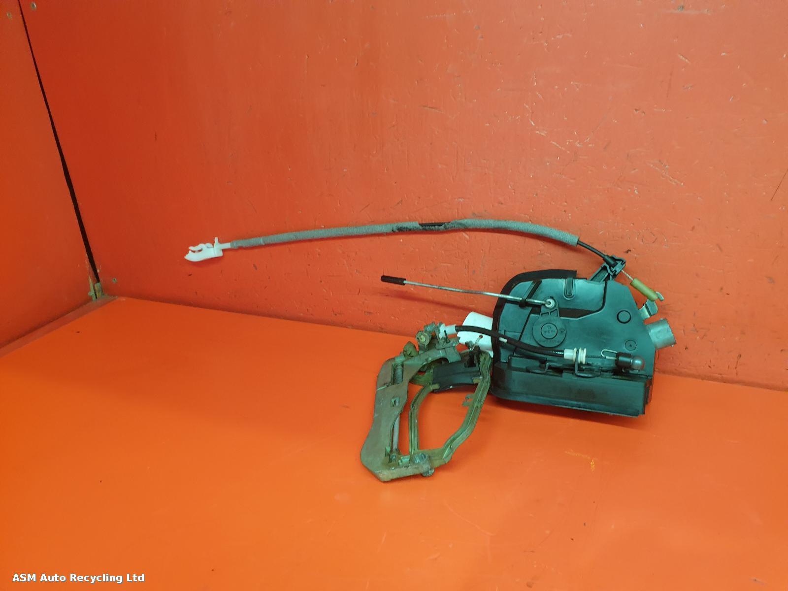 View Auto part Door Lock Assembly Bmw X5 2006