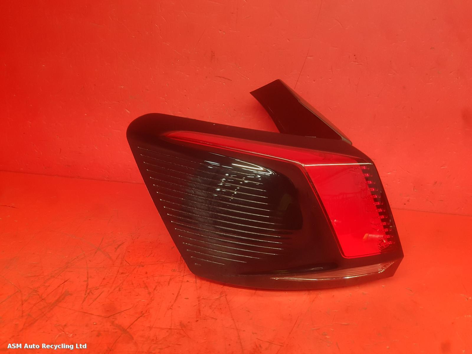 View Auto part L Taillight Peugeot 3008 2020