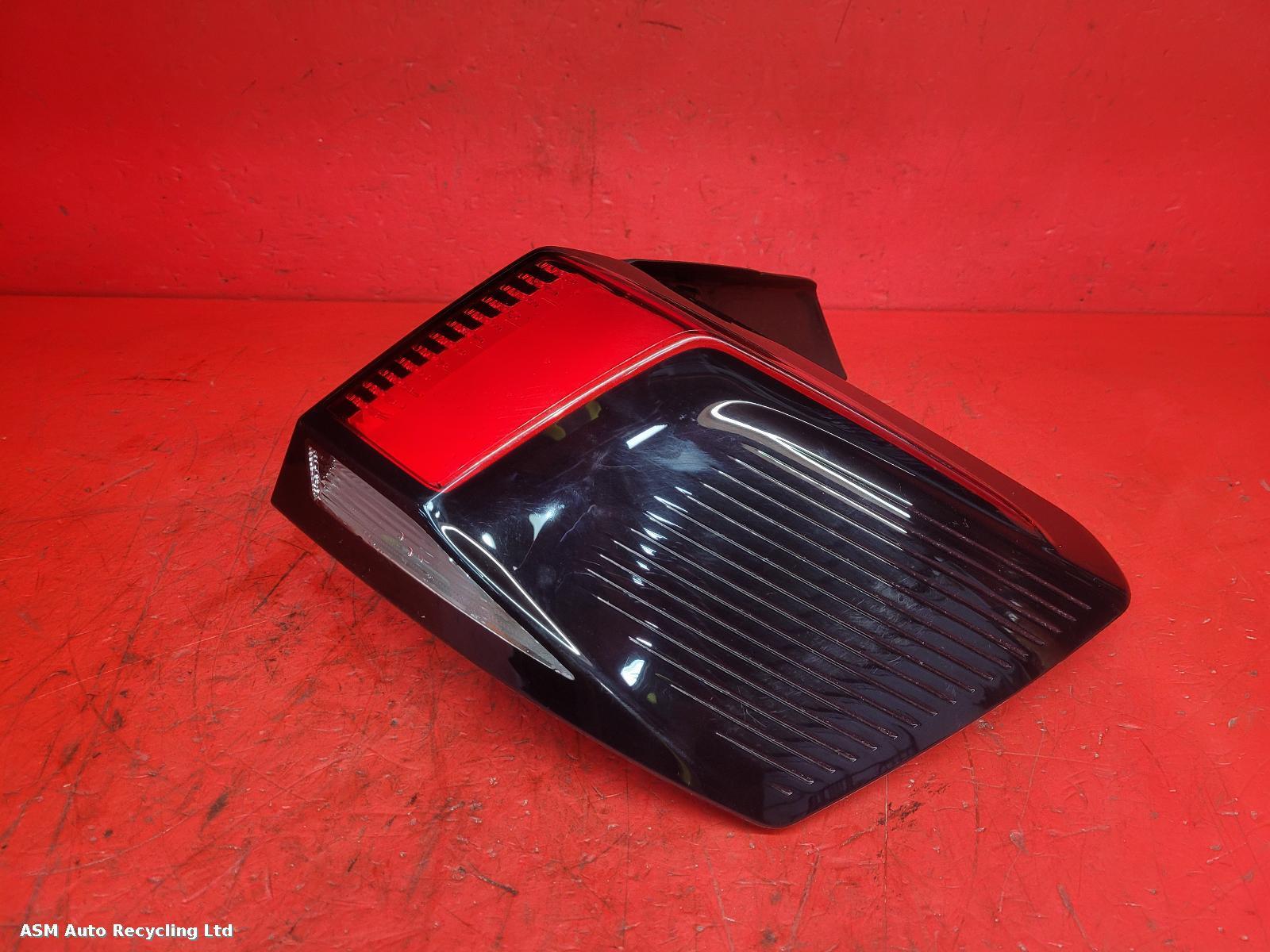 View Auto part R Taillight Peugeot 3008 2020