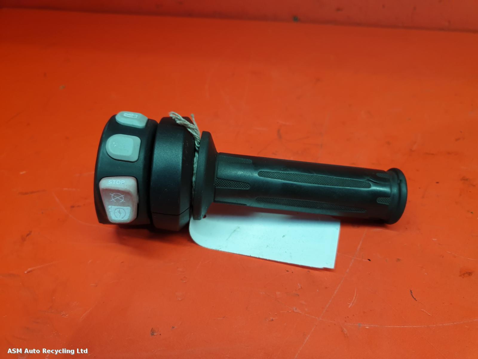 View Auto part RH Switch Gear Bmw R1200 Rt 2018