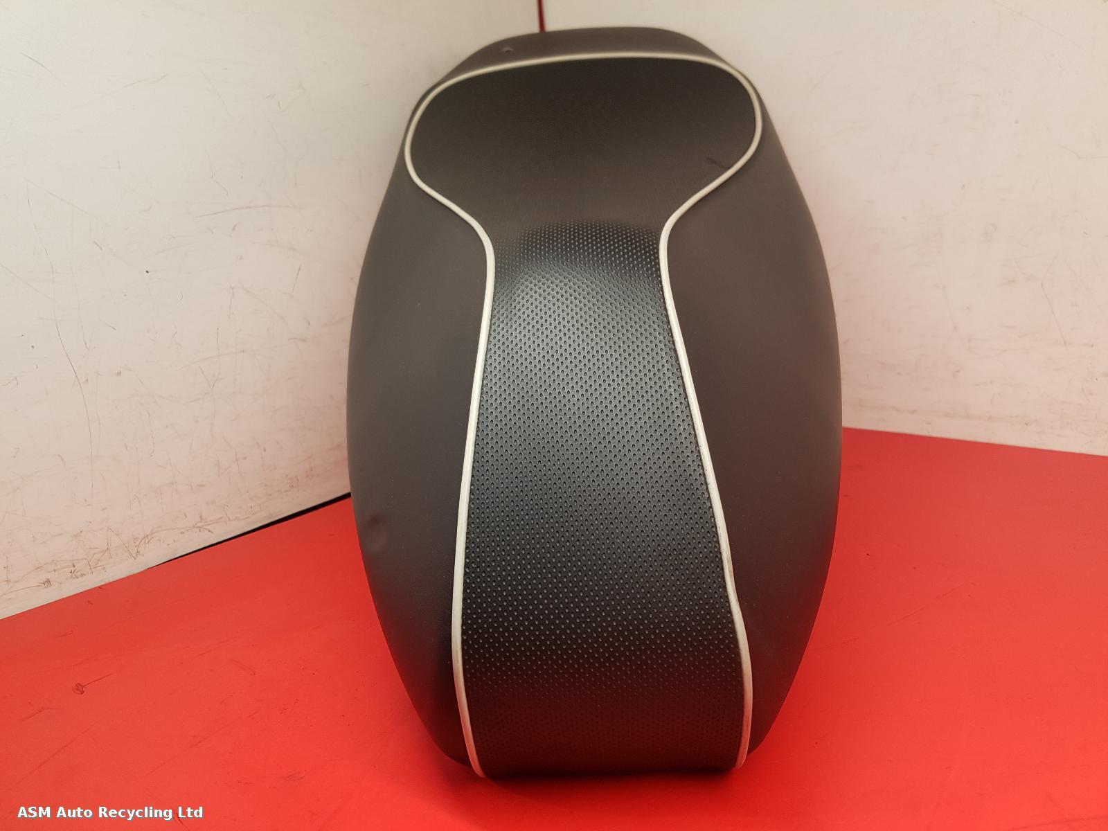 View Auto part Front Seat Piaggio Gts 300 Super 2017