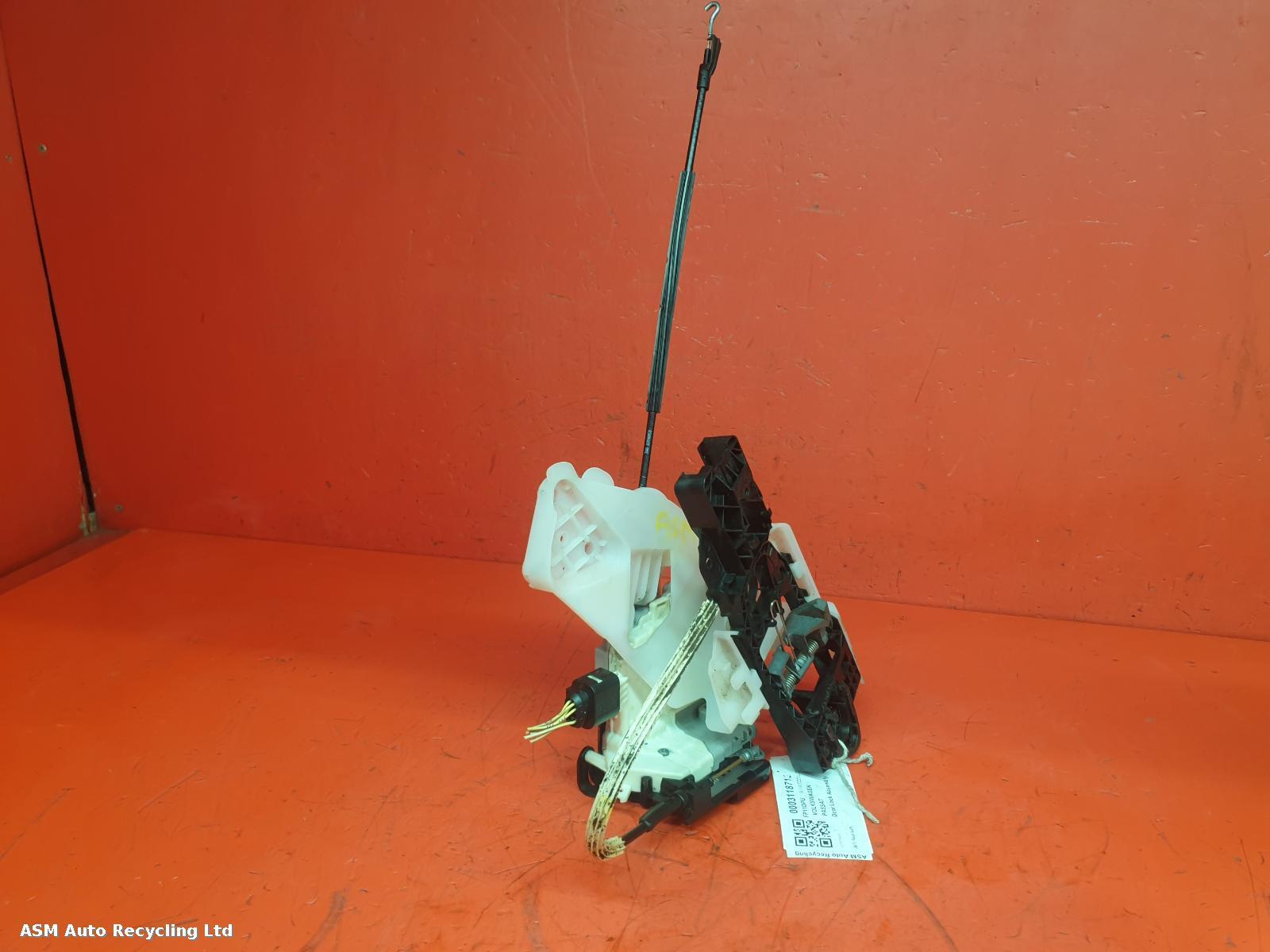 View Auto part Door Lock Assembly Volkswagen Passat 2011