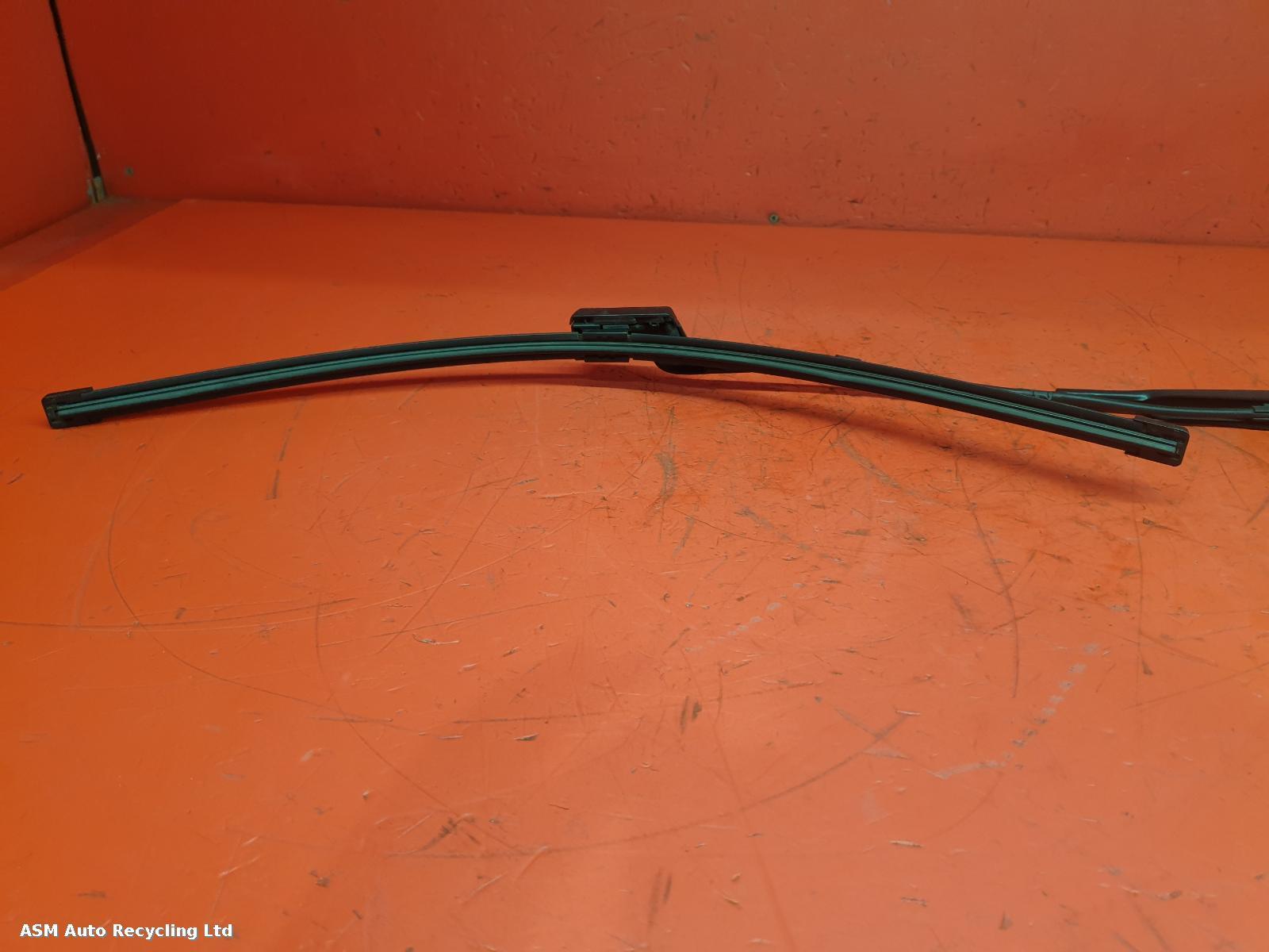View Auto part Wiper Arm Citroen Berlingo 2019