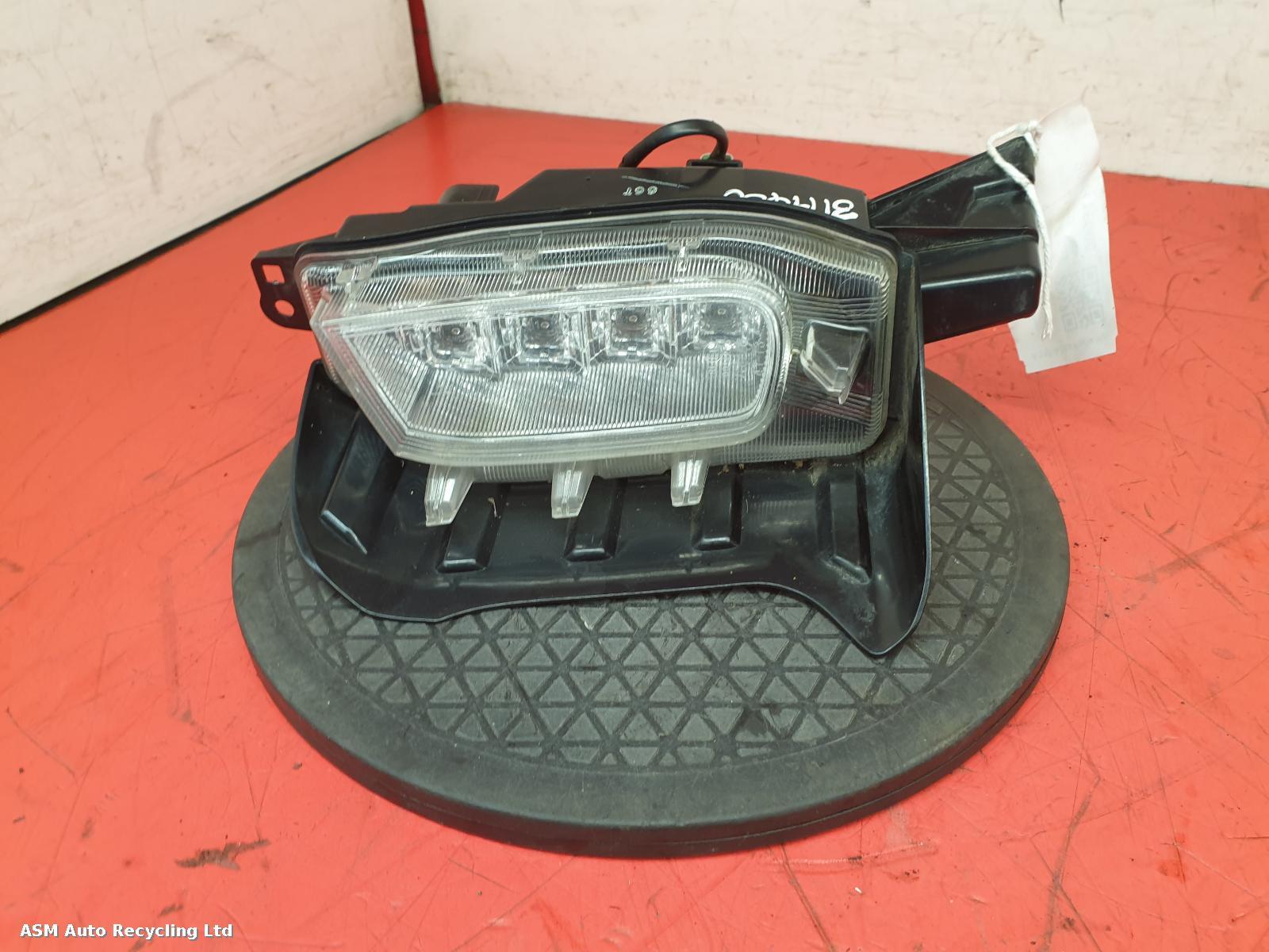 View Auto part L Sidelight/Daytime Running Light (DRL) Toyota Prius Plus 2016