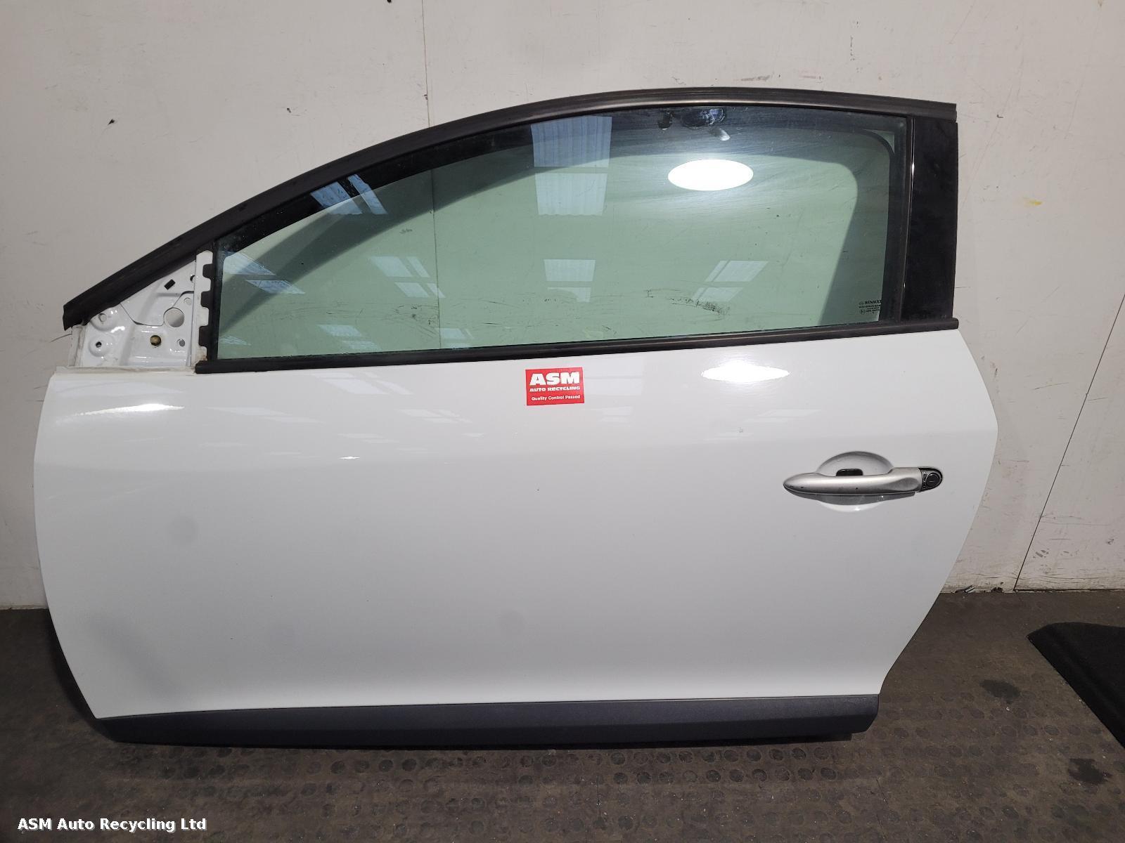 View Auto part L Front Door Renault Megane 2011