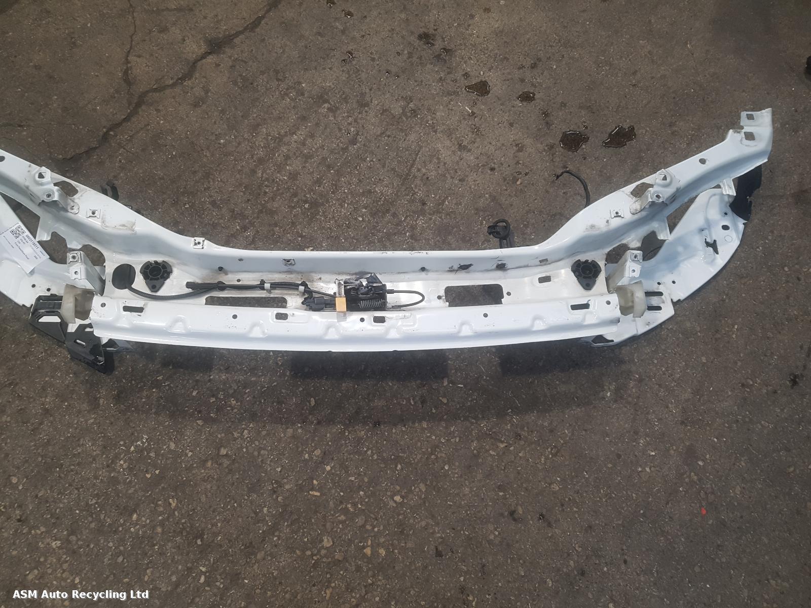 View Auto part Front Panel Volvo C30 2009