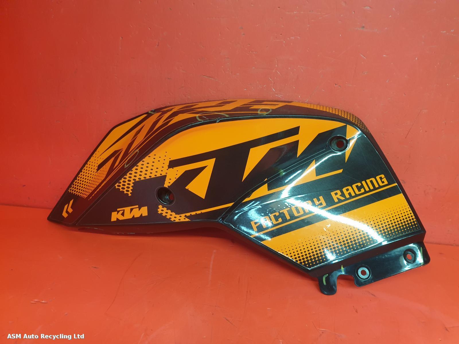 View Auto part Tank Trim Ktm 690 Duke 2017