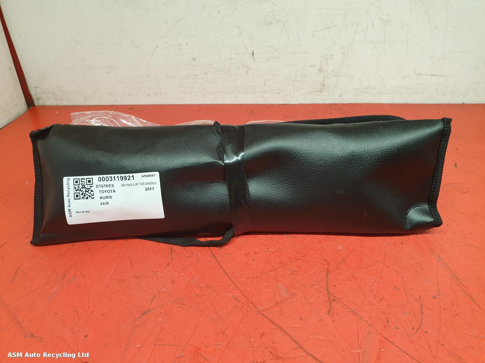 View Auto part Jack Toyota Auris 2017