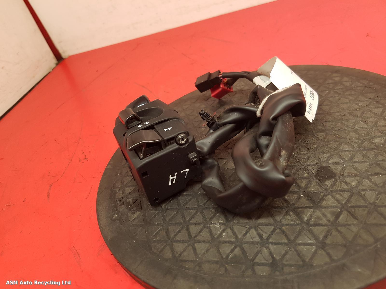 View Auto part LH Switch Gear Yamaha Yp 2018