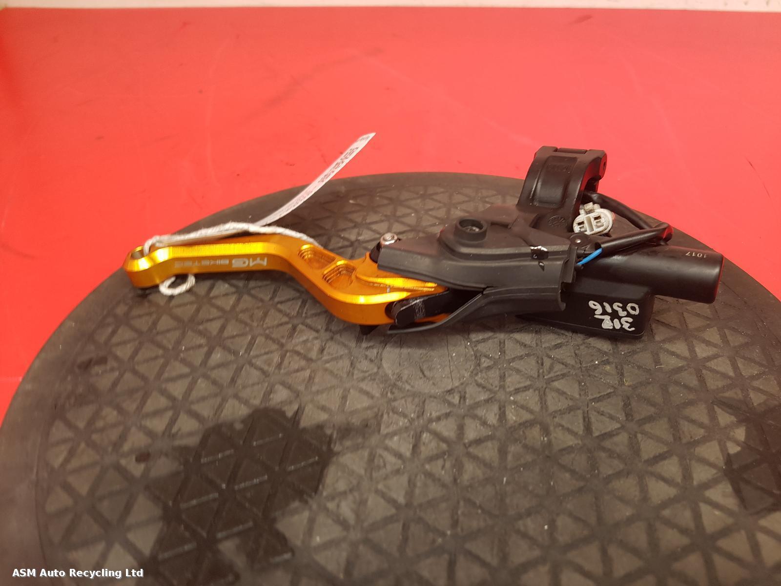 View Auto part Clutch Master Cylinder Ktm 690 Duke 2017