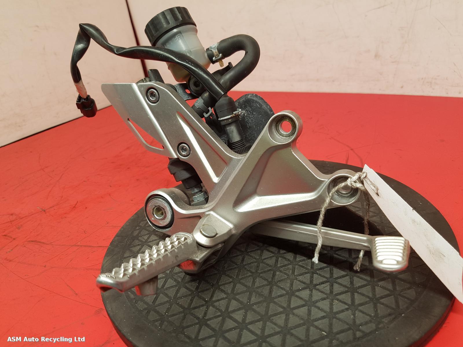 View Auto part Right Footrest Honda Cbr 1000 Ra-e 2015