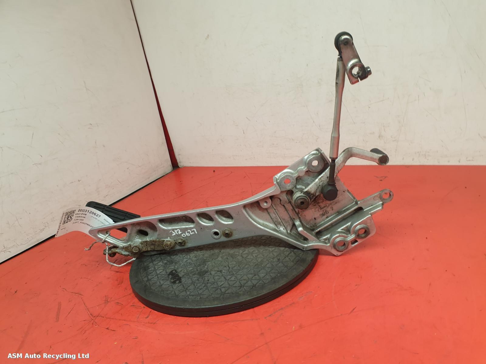 View Auto part Left Footrest Yamaha Fjr1300 2007