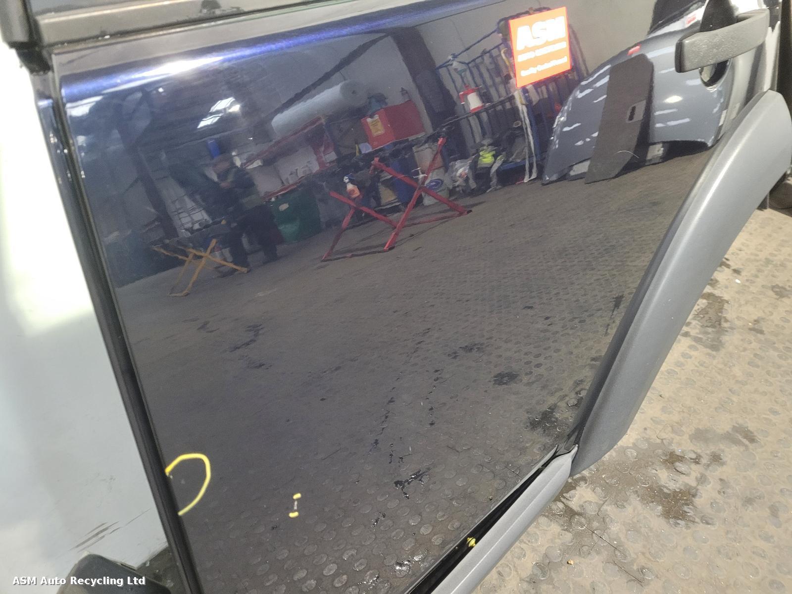 View Auto part L Rear Door Land Rover Discovery 2007
