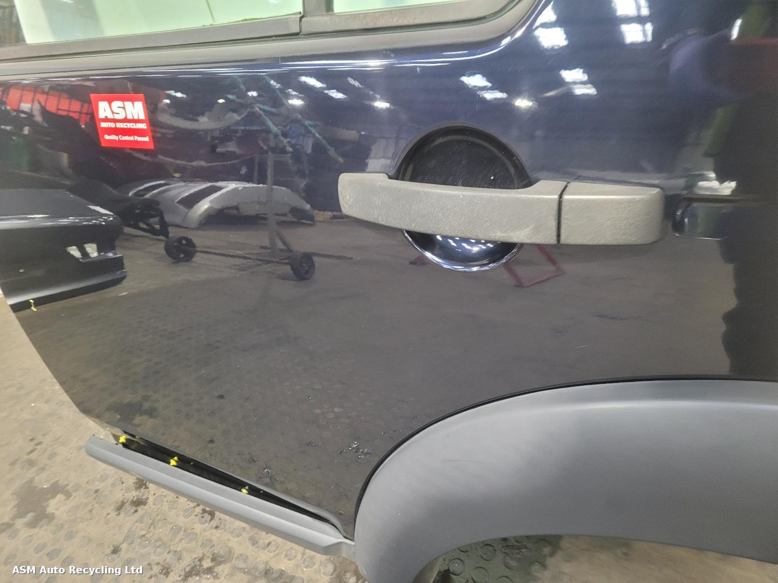 View Auto part L Rear Door Land Rover Discovery 2007
