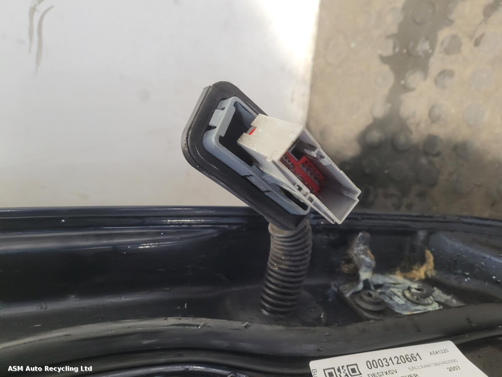 View Auto part L Rear Door Land Rover Discovery 2007