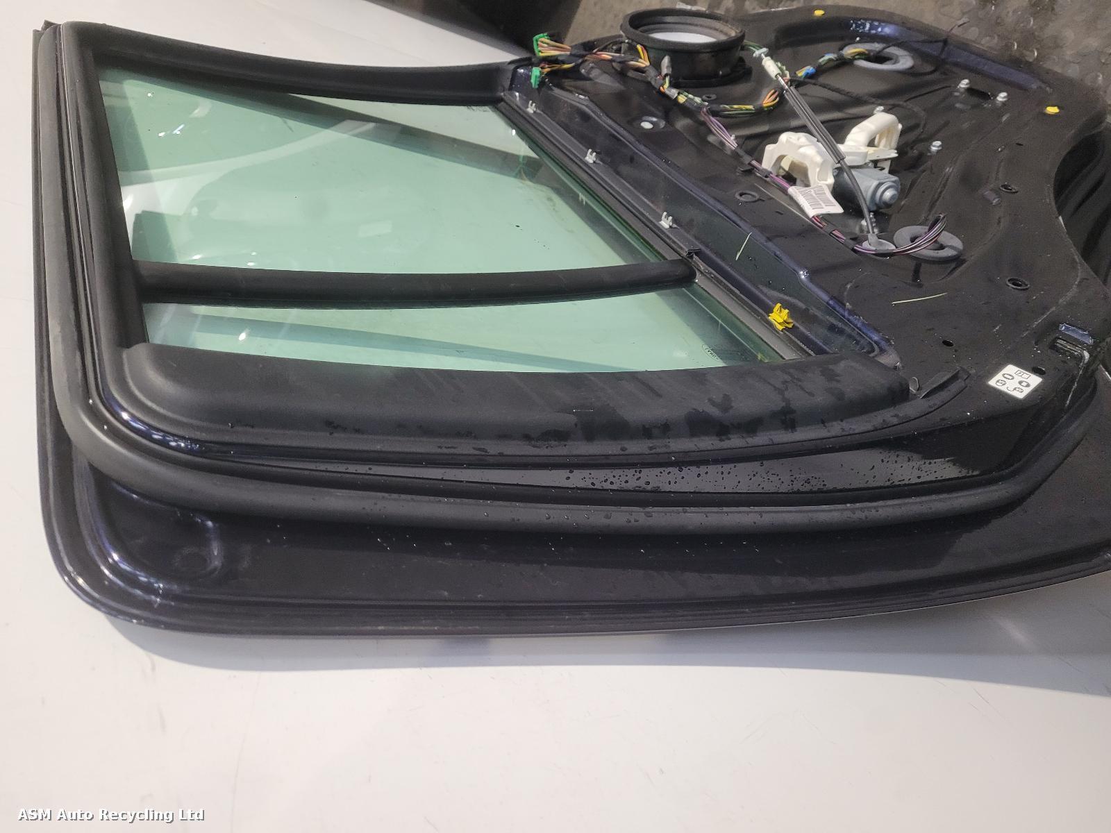 View Auto part L Rear Door Land Rover Discovery 2007