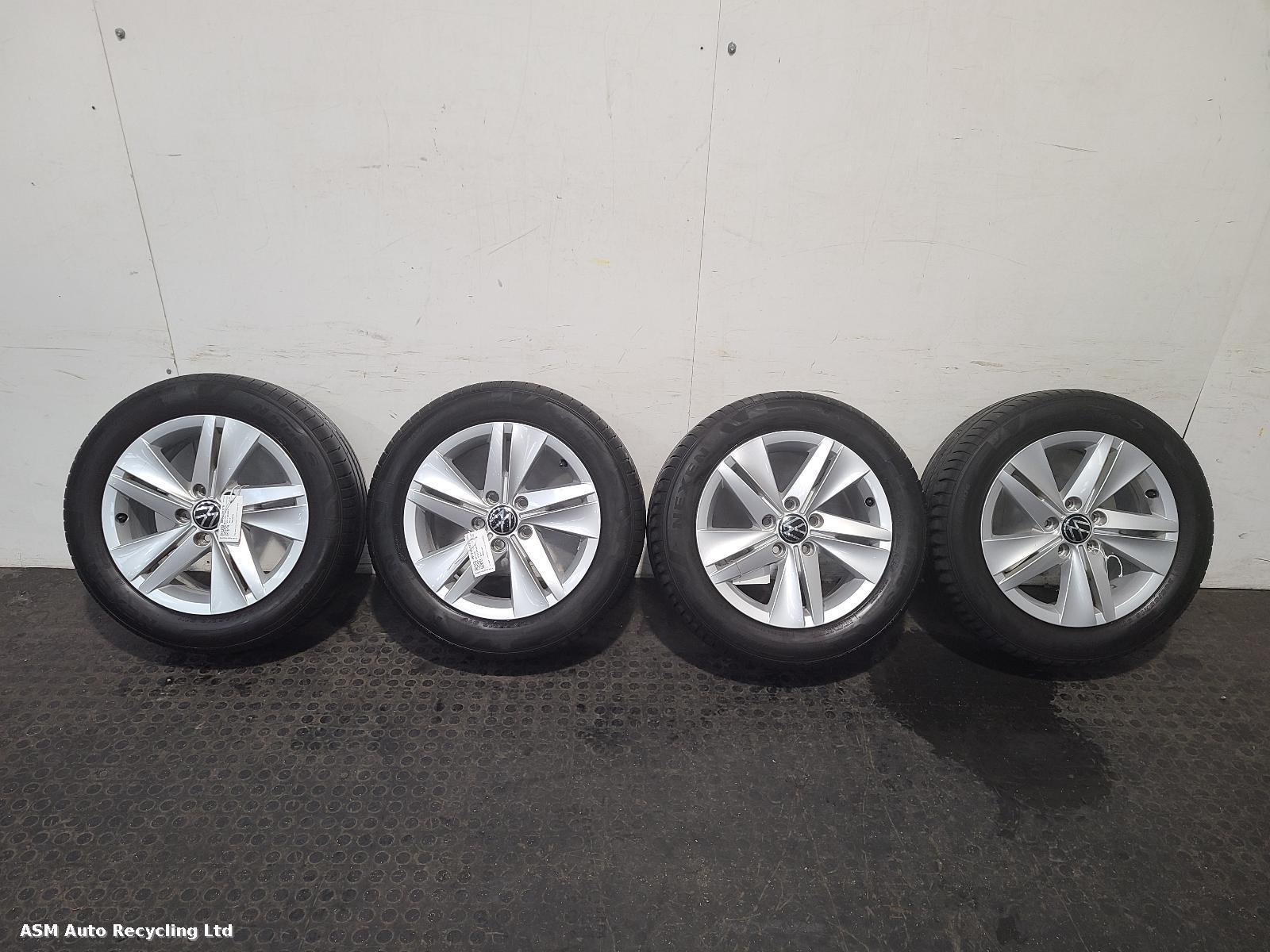 View Auto part Wheel Set Volkswagen Golf 2022