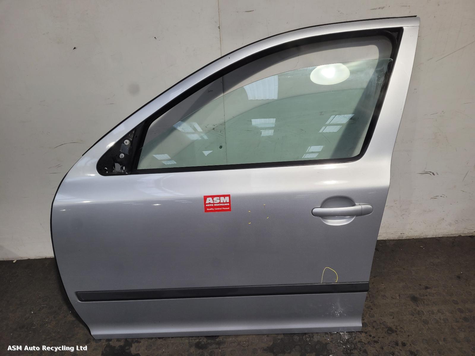 View Auto part L Front Door Skoda Octavia 2008