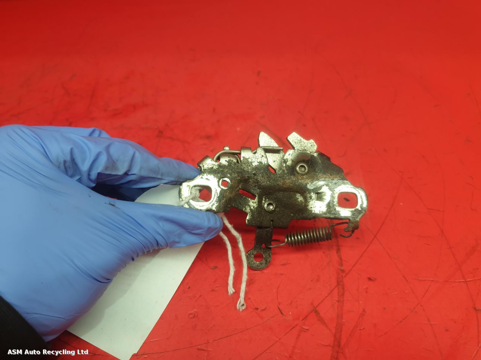 View Auto part Bonnet Latch Peugeot 208 2015