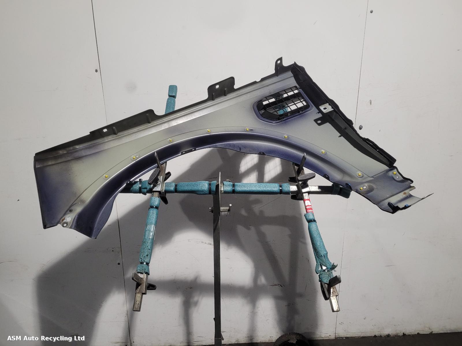 View Auto part R Wing Land Rover Discovery 2007