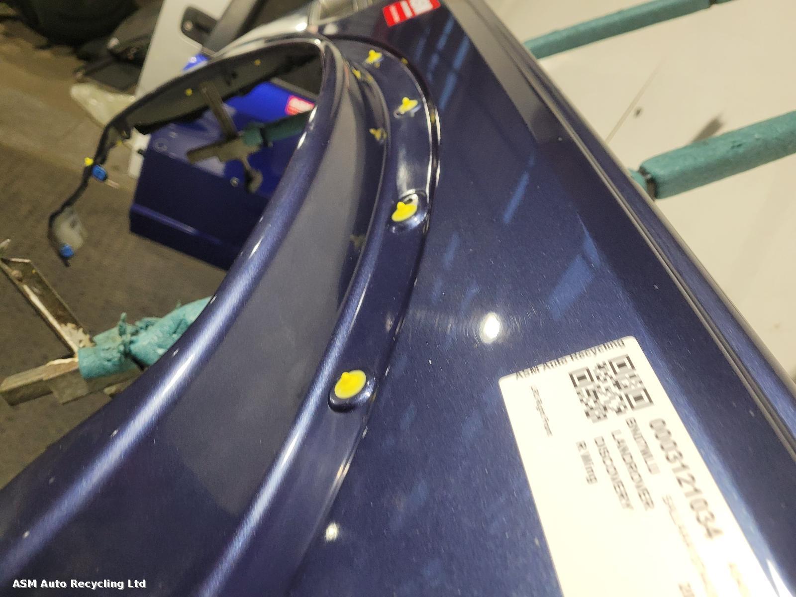 View Auto part R Wing Land Rover Discovery 2007
