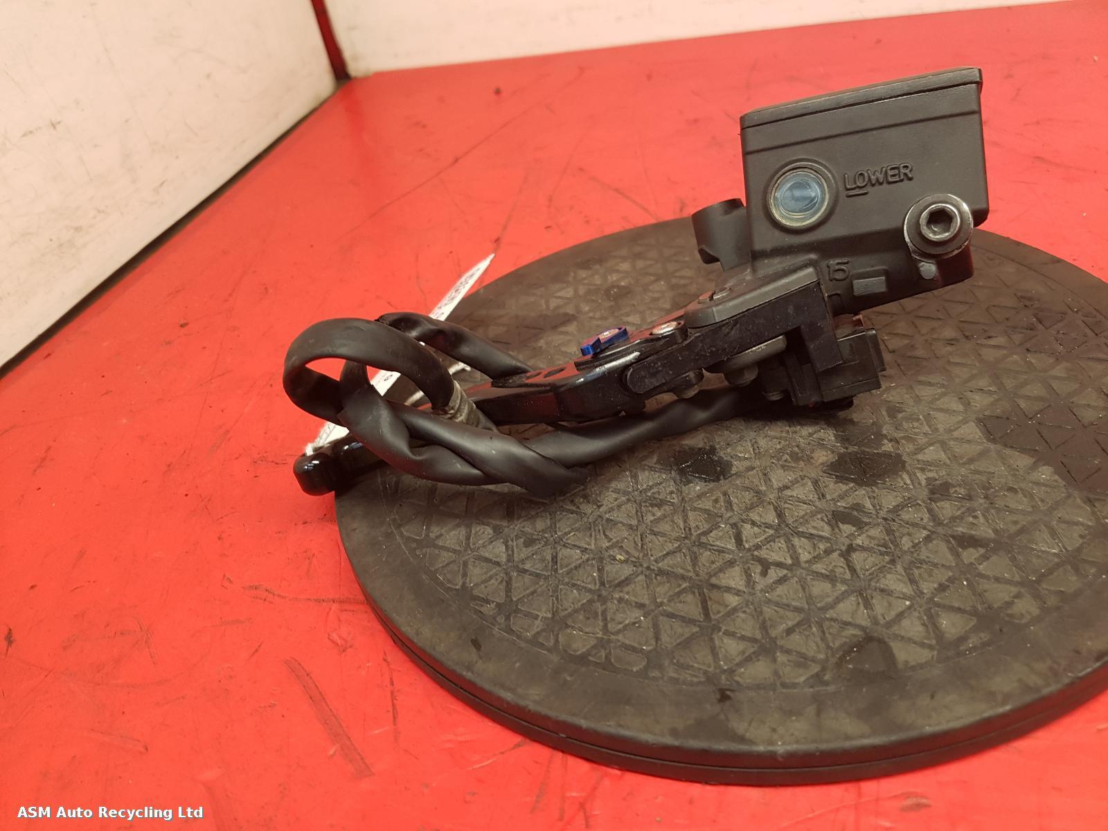 View Auto part Master Cylinder Yamaha Mt-10 2017