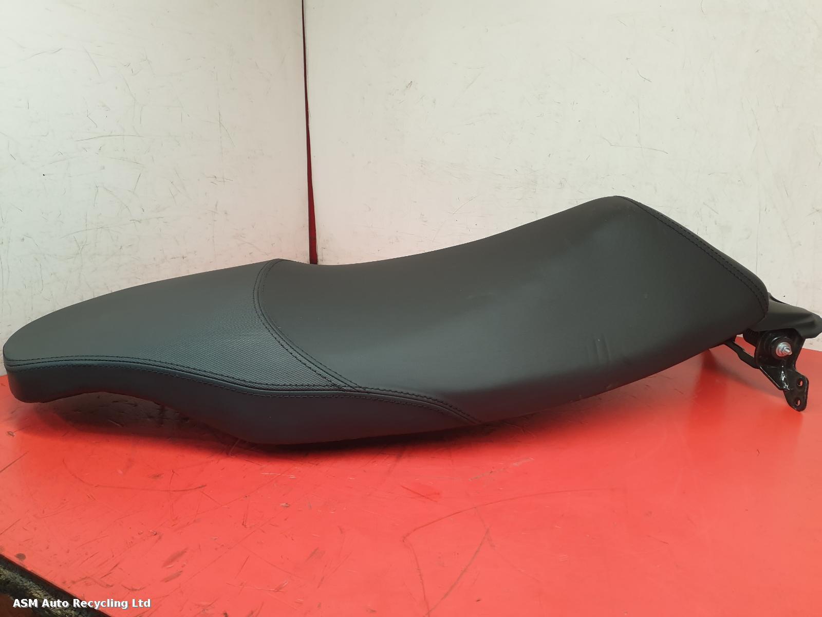 View Auto part Front Seat Wk Maxi Mxi 125 2023