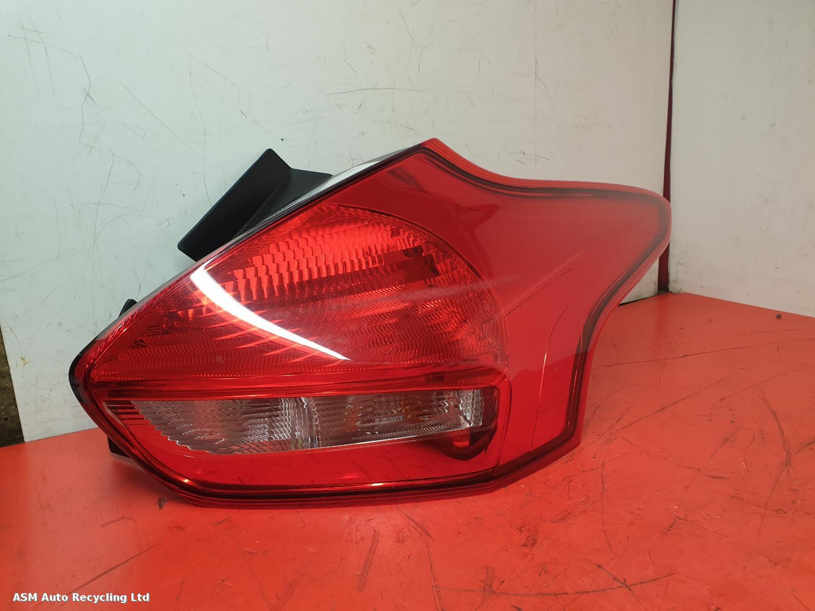 View Auto part R Taillight Ford Focus 2015