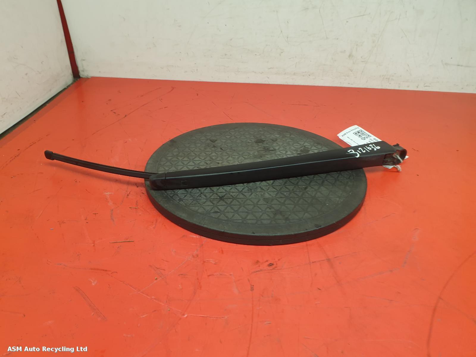 View Auto part Wiper Arm Skoda Octavia 2016