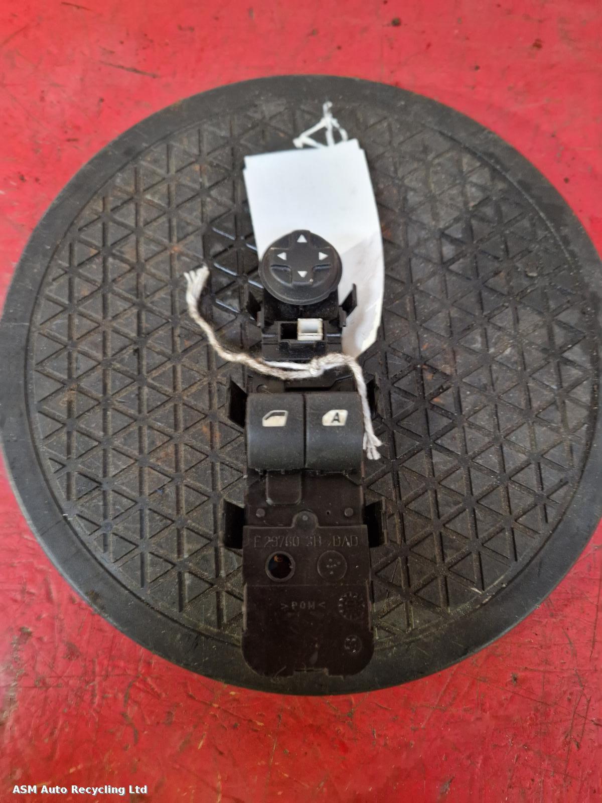 View Auto part Elect. Window Switch Peugeot 207 2011