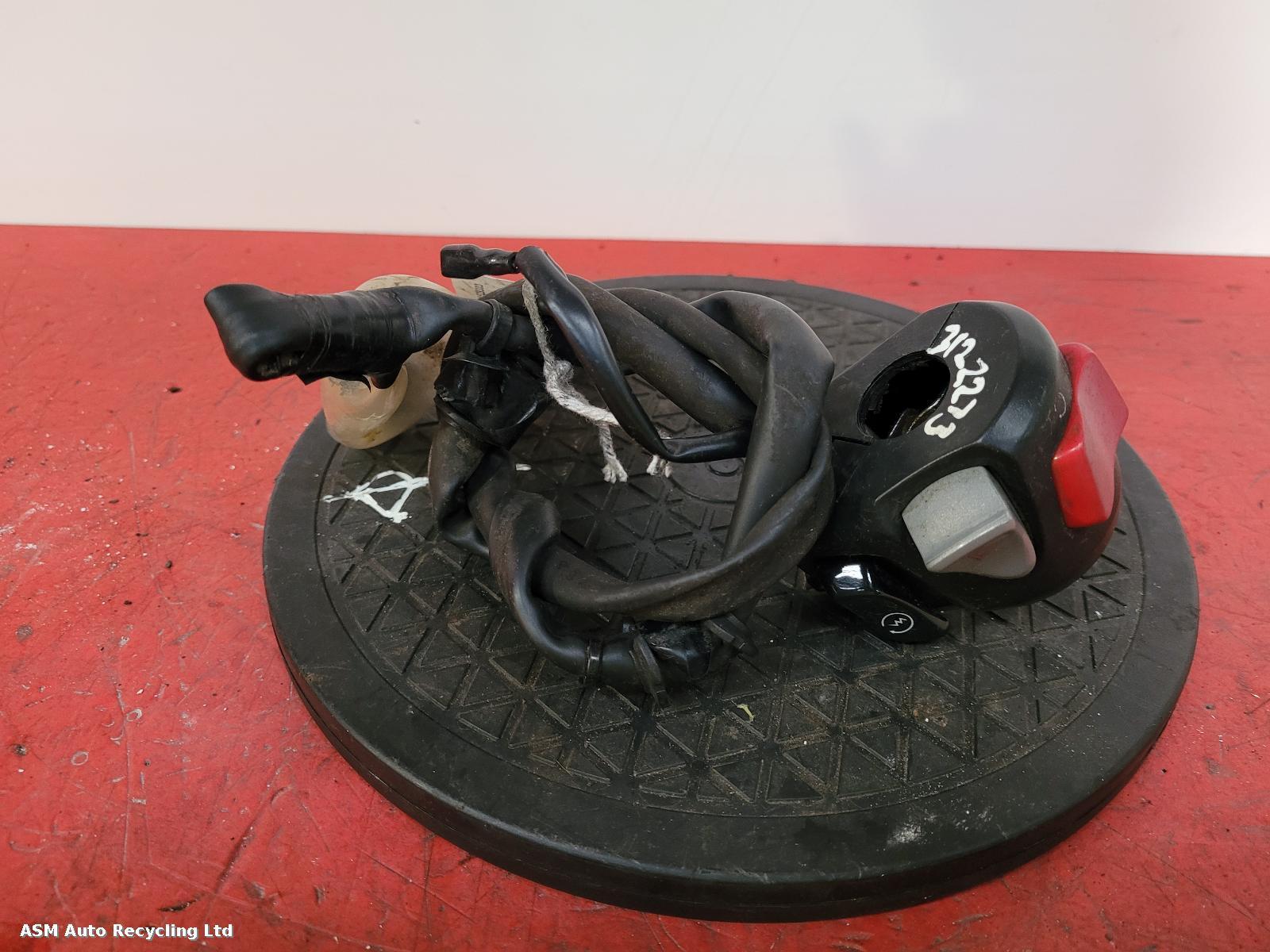 View Auto part RH Switch Gear Honda Vfr 800x-f 2016