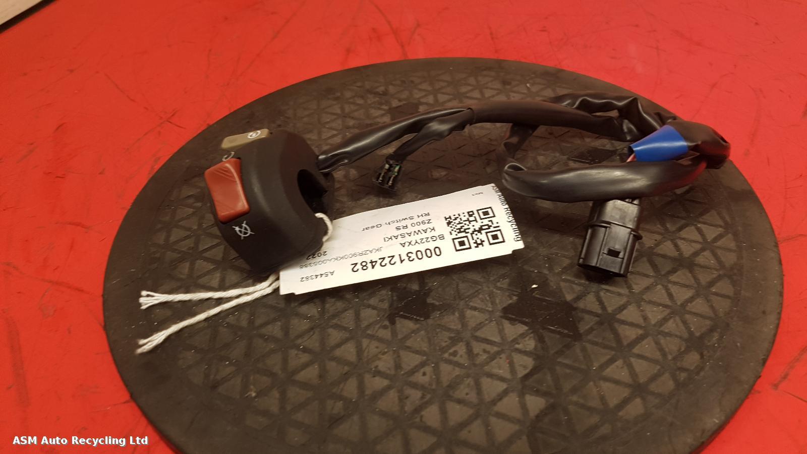 View Auto part RH Switch Gear Kawasaki Z900 Rs 2022