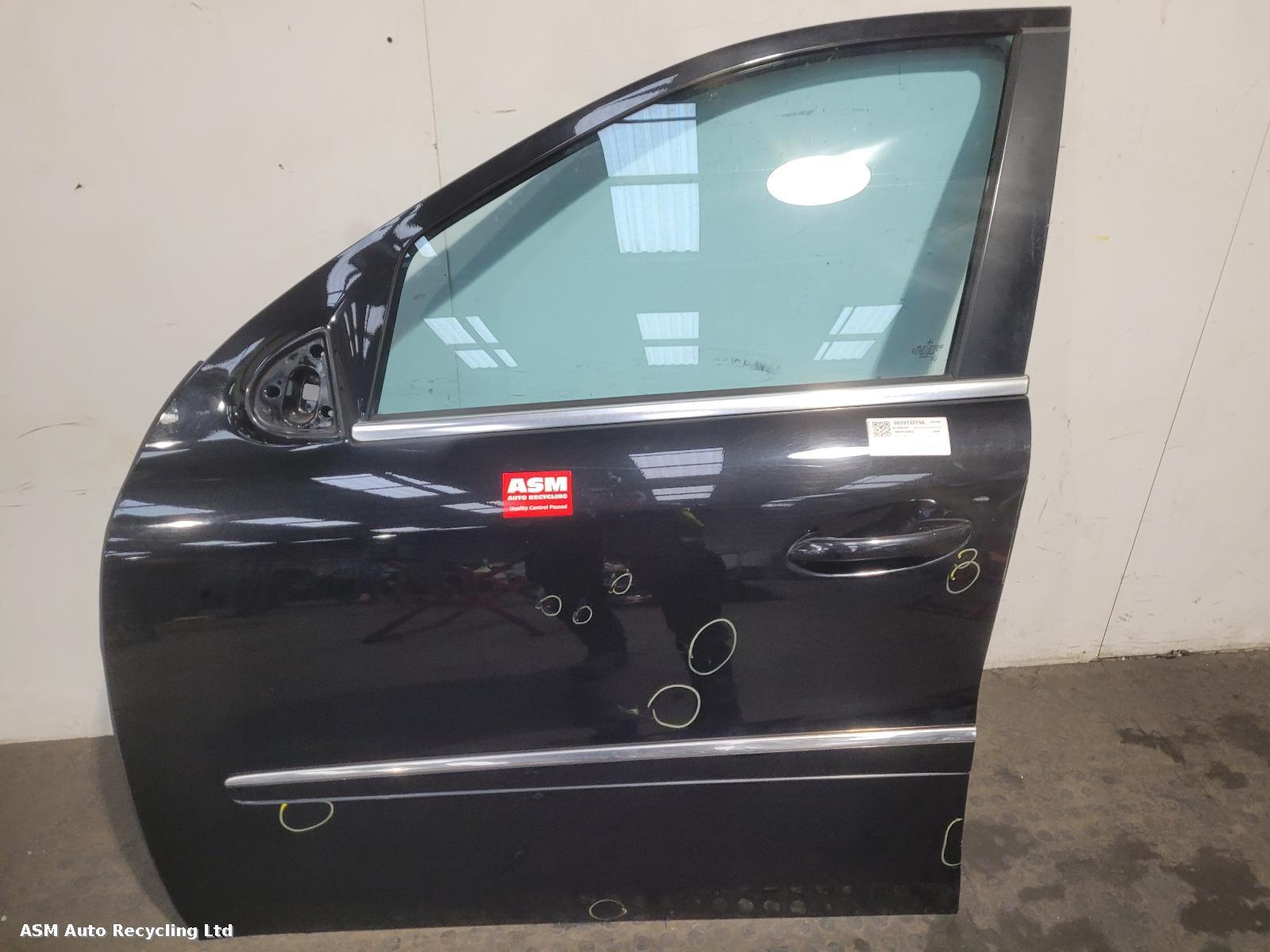 View Auto part L Front Door Mercedes M Class 2008