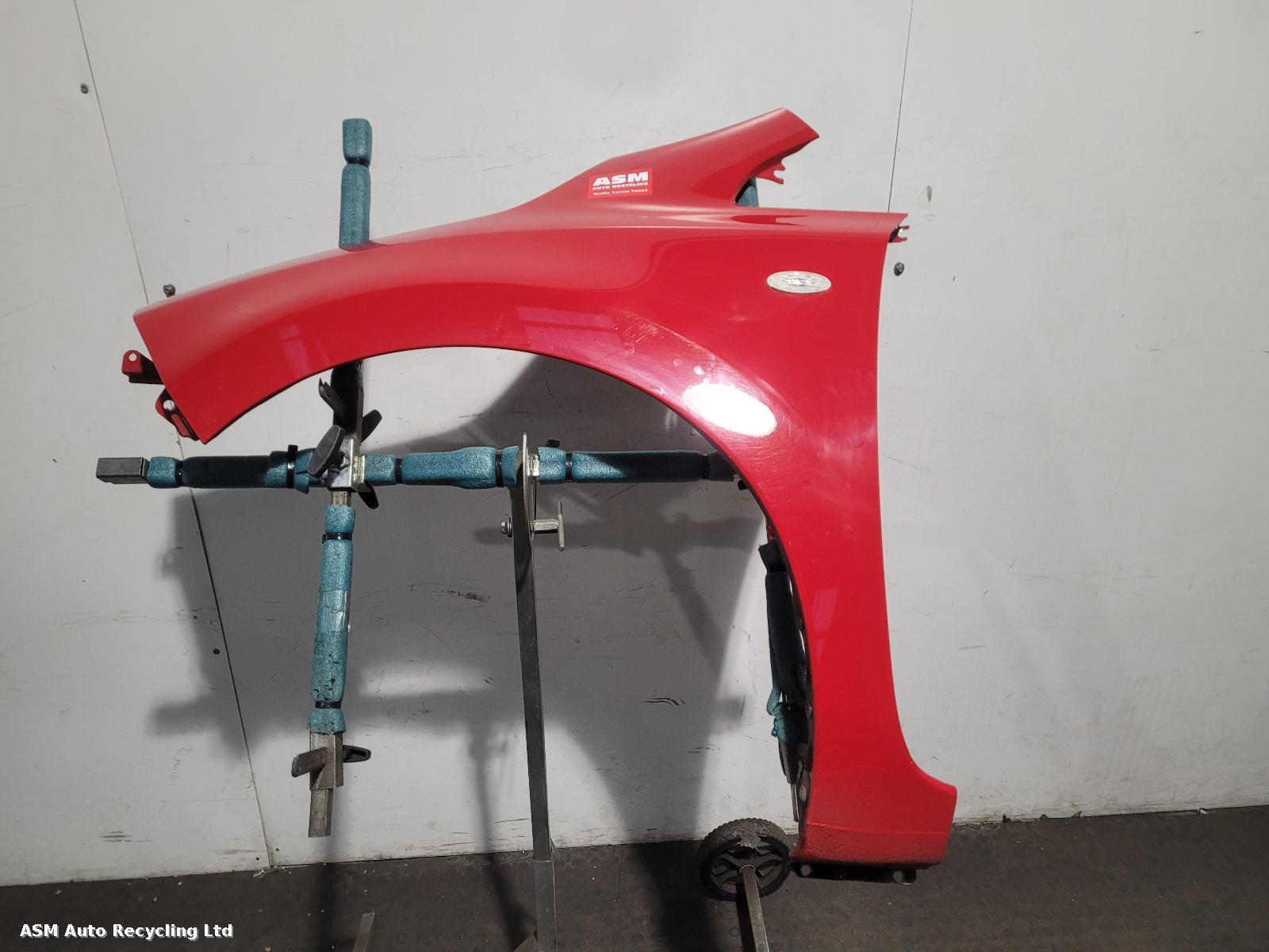 View Auto part L Wing Nissan Leaf 2017
