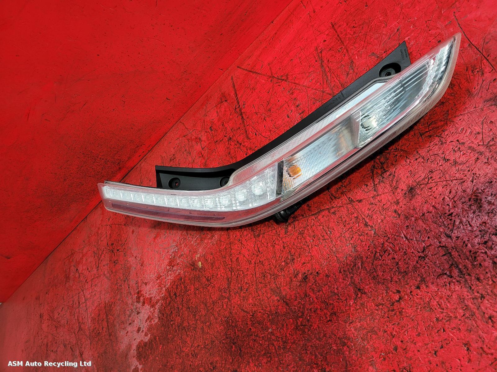 View Auto part L Taillight Nissan Leaf 2017