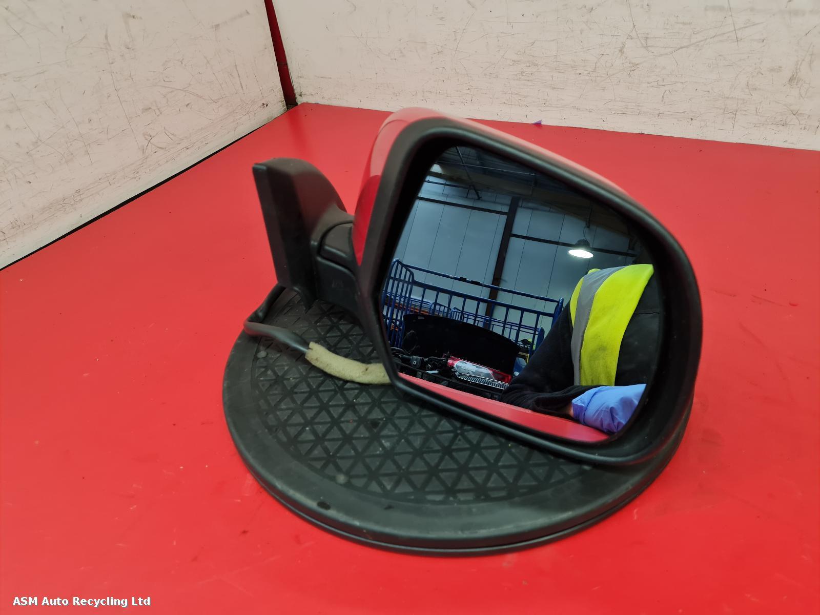 View Auto part R Door Mirror Nissan Leaf 2017
