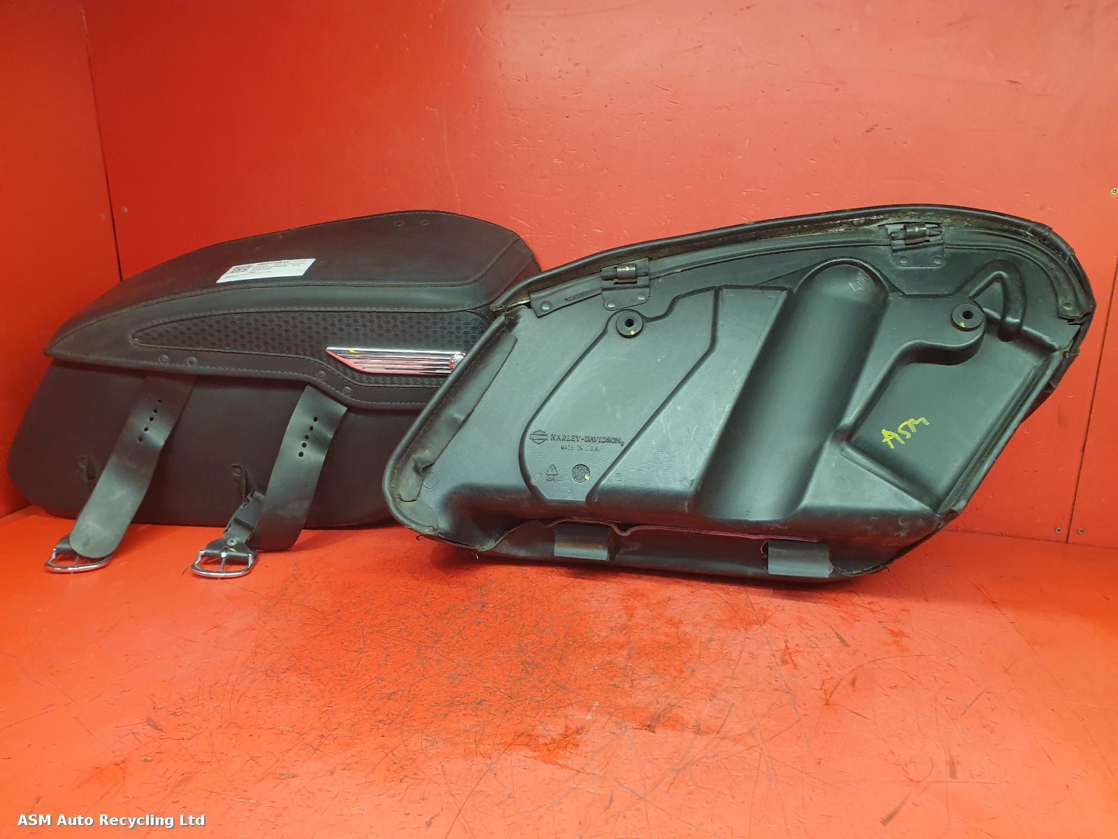 View Auto part PANNIER Harley Davidson Road King 2010