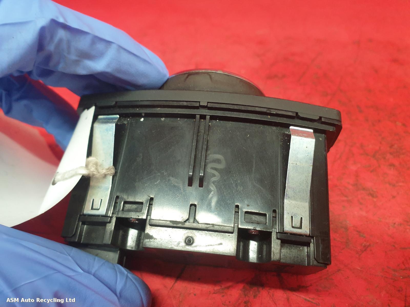 View Auto part Headlight Switch Ford Focus 2012